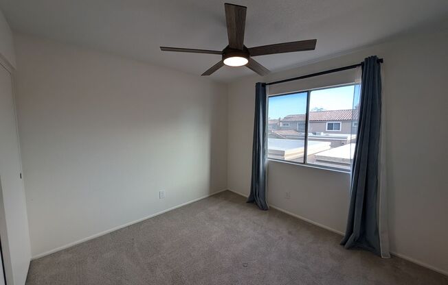 3 beds, 3 baths, $2,100, Unit Unit 1211