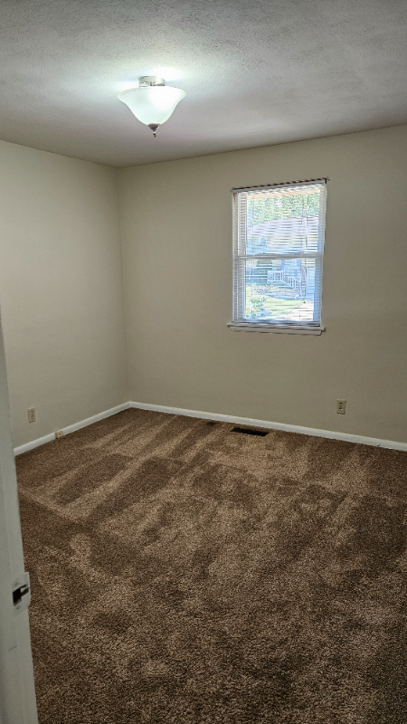 1605 W LINCOLNWOOD PL