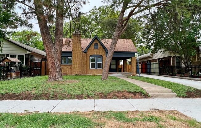 Wonderfully Located and Updated 3/2 in Fort Worth For Rent!