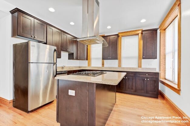 3153 N Hudson Ave, Chicago IL 1