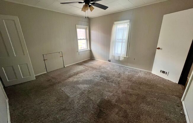 2 beds, 1 bath, $1,000