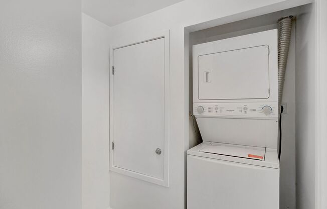 1 bed, 1 bath, 820 sqft, $4,795, Unit 615