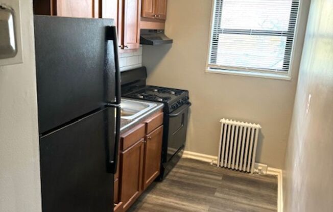 1 bed, 1 bath, $1,222, Unit 303