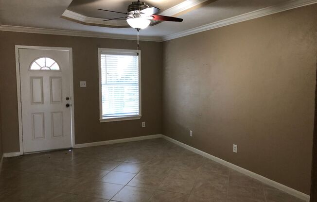 2 beds, 1 bath, $1,100