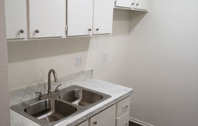 Studio, 1 bath, 433 sqft, $1,750, Unit 216