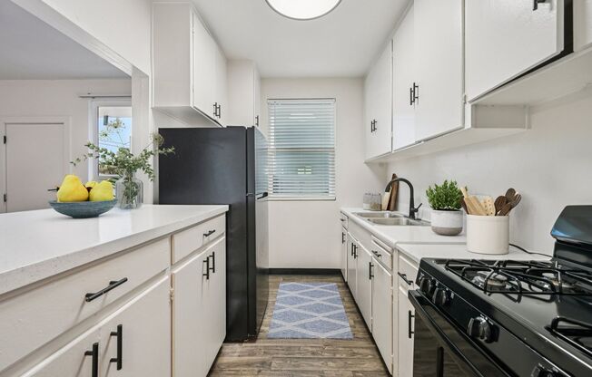 1 bed, 1 bath, 700 sqft, $1,199, Unit H105