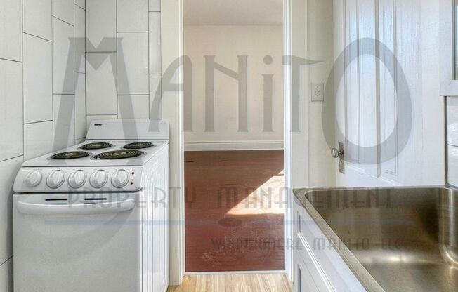 Studio, 1 bath, 300 sqft, $850, Unit E