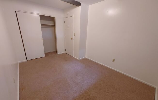 2 beds, 1 bath, $1,200, Unit 1