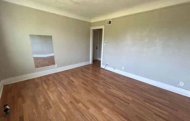 Updated 1 Bed 1 Bath near Midtown