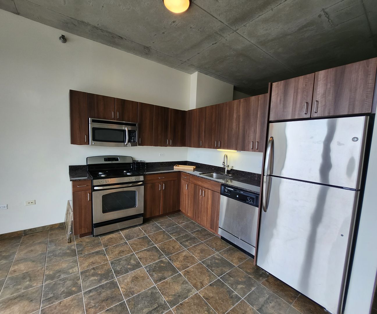 Loft Style 1 Bed, 1 Bath with Balcony and City Views