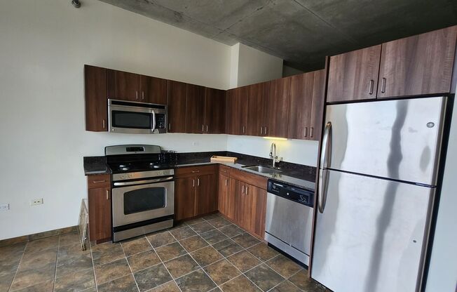 Loft Style 1 Bed, 1 Bath with Balcony and City Views