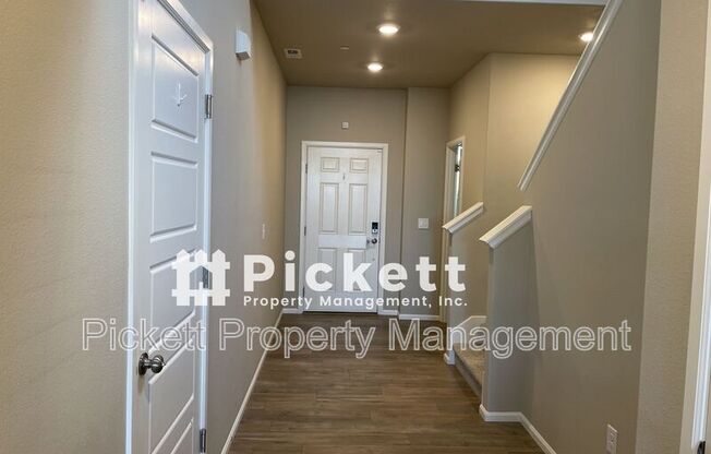 938 TIMBERLINE AVE