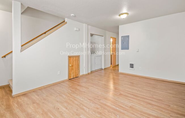 Charming Townhome in South-East Portland: Modern Comfort Meets Urban Convenience!