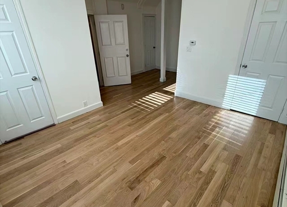 63 MIDDLE ST