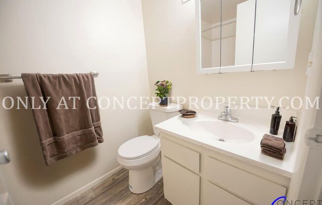 2 beds, 1 bath, 810 sqft, $1,249, Unit 47