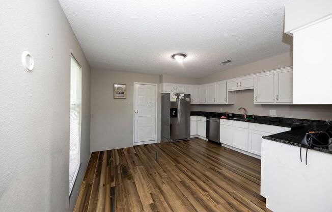 Spacious 2 Bed, 2 Bath Duplex with Huge Backyard – Aubrey ISD - 15 DAYS RENT FREE + FAST APPROVAL!
