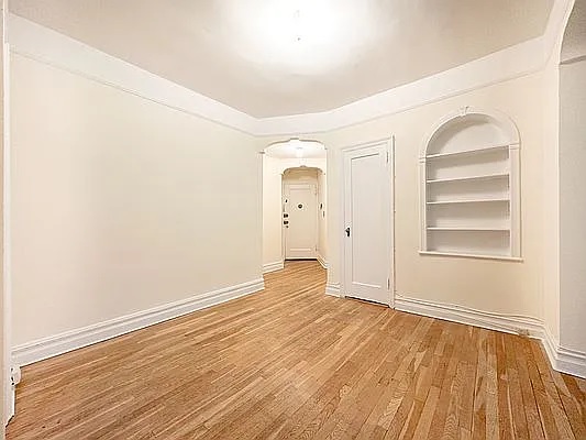 84 12 35 AVE