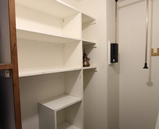 1 bed, 1 bath, 725 sqft, $3,600, Unit 25K