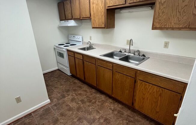 1 bed, 1 bath, 500 sqft, $1,400, Unit U-4