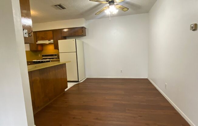 2 beds, 1 bath, $1,399