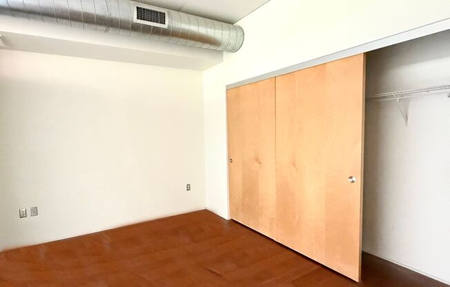 Modern 1-Bedroom Loft in the Heart of South Park, Downtown LA