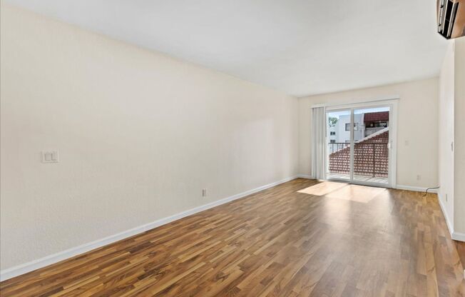 Great 1 bedroom 1 bath in a 62 plus Condo community with elevator access