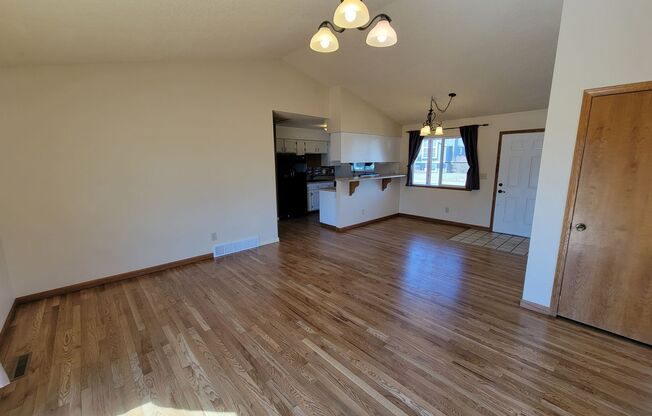 Charming 4-bedroom, 2-bathroom house on the west side of Ft. Collins.