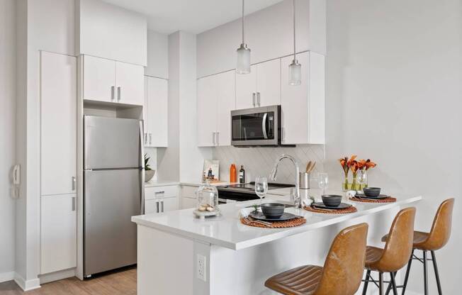 Fitted Kitchen at 23rd Place Apartment, Chicago, 60654