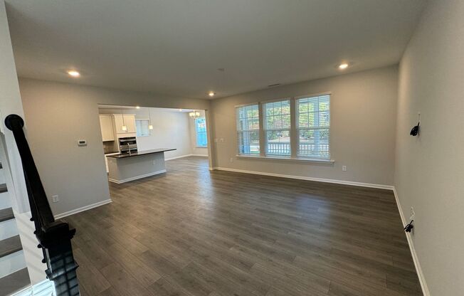 LIKE-NEW 4 Bed/4 Bath in N. Raleigh!