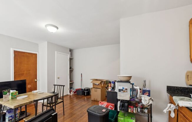 1 bed, 1 bath, 600 sqft, $1,150, Unit B25