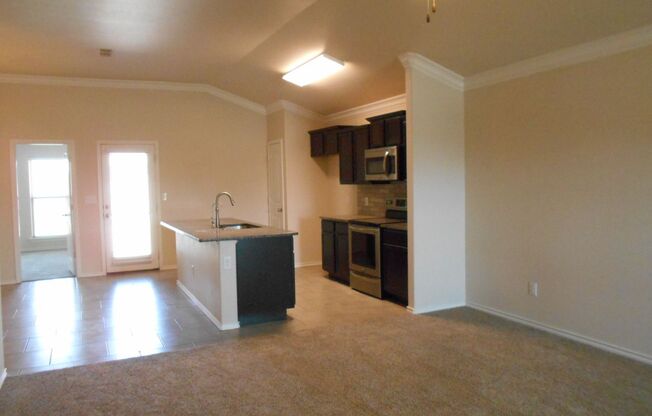 3 beds, 2 baths, $1,525