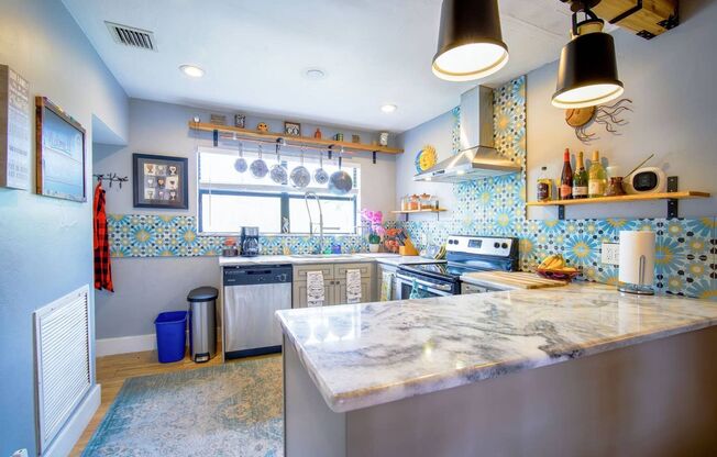 Charming House Furnished or Unfurnished 3 Bed 2 Bath