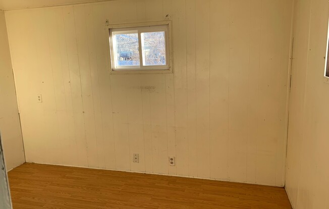 3 bedroom single wide with garage in Elko