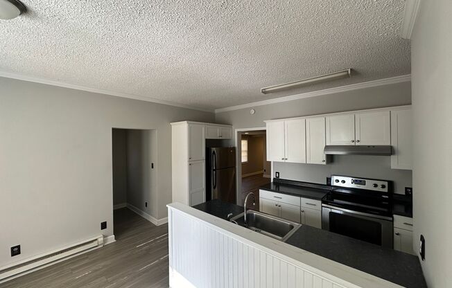 2 beds, 1 bath, $1,325, Unit Unit A