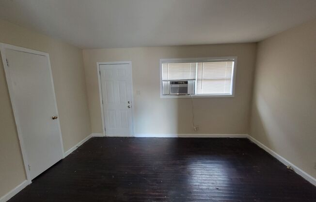 2 beds, 1 bath, $850, Unit 1014 Fir Place