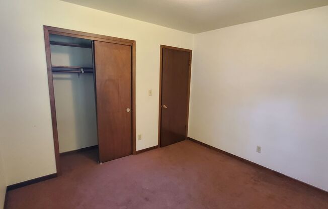 2 beds, 2 baths, $995