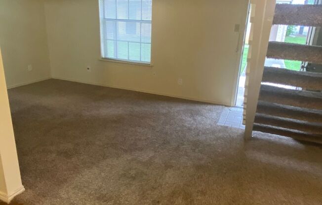 2115 W Hickory