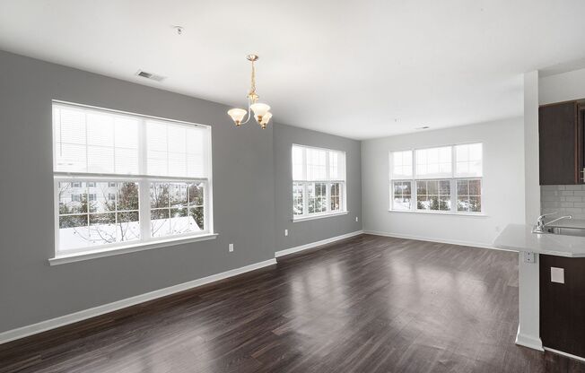 2 beds, 2 baths, 1,160 sqft, $2,395, Unit 4112