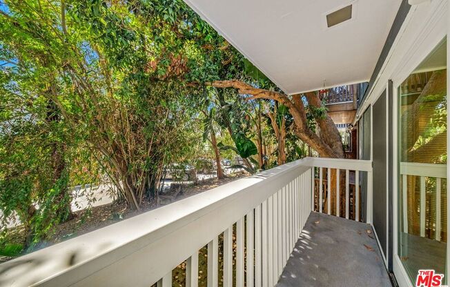 33 REEF ST