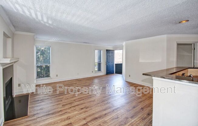 2512 Cranbrook Lane #4