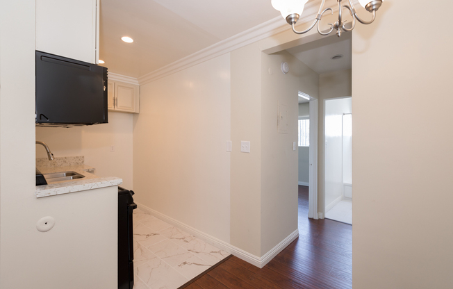 1 bed, 1 bath, 700 sqft, $1,845, Unit 39
