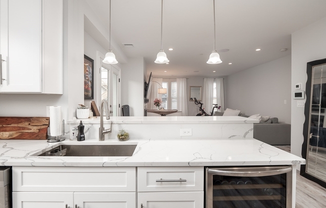 1 bed, 1.5 baths, 938 sqft, $4,300, Unit 16