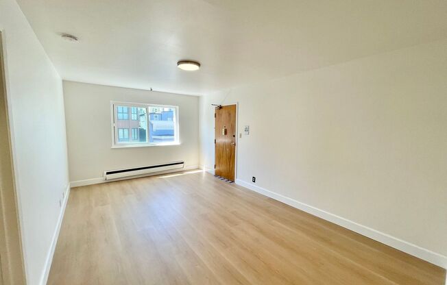 Perfectly located 1BR/1BA Nob Hill Apartment! Parking! PROGRESSIVE