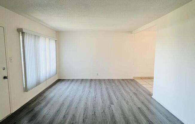 3409 W 104 ST