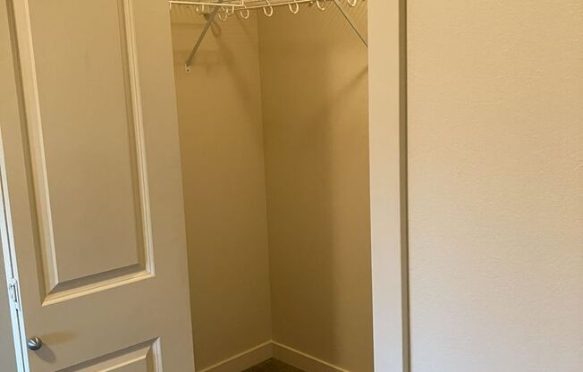 1 bed, 1 bath, $2,275, Unit Unit 461