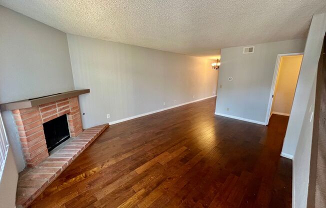 Beautiful 2B/1.5BA Condo w/ Patio & Washer/Dryer in Bay Ho!