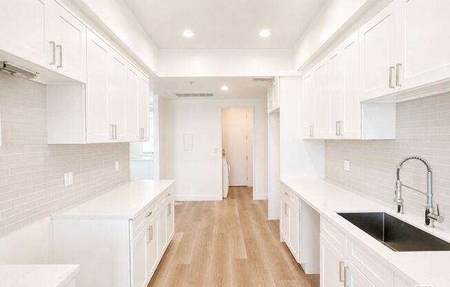 2 beds, 3.5 baths, 3,062 sqft, $10,000, Unit 1804