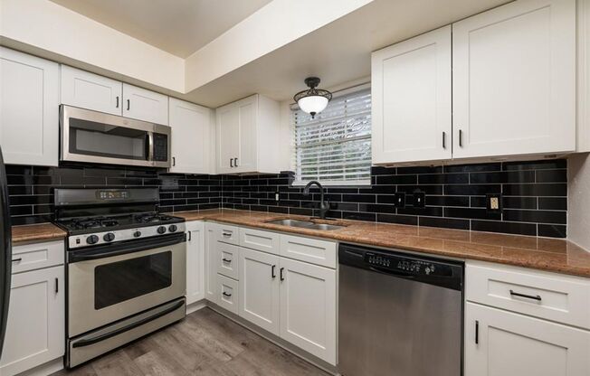 AVAILABLE NOW: 3BD / 2.5 BA