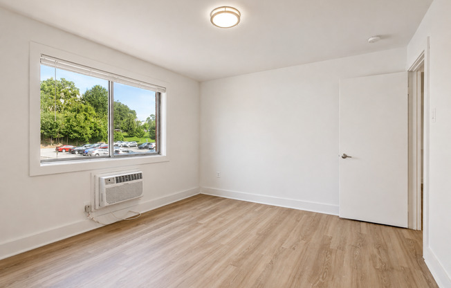 1 bed, 1 bath, 615 sqft, $1,875, Unit 102