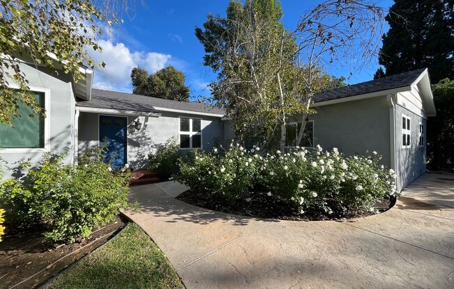 Upgraded Woodland Hills 2+2.5 plus 2 bonus rooms and Studio Guest House with kitchen and full bath!!